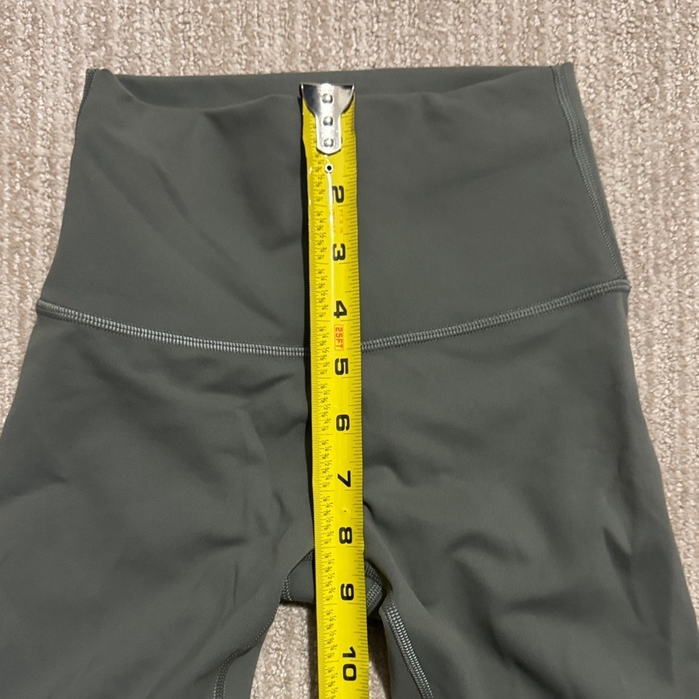 Lululemon Woman's Size 2 Army Green Blissful Bend Super High Rise Shorts - Picture 3 of 7